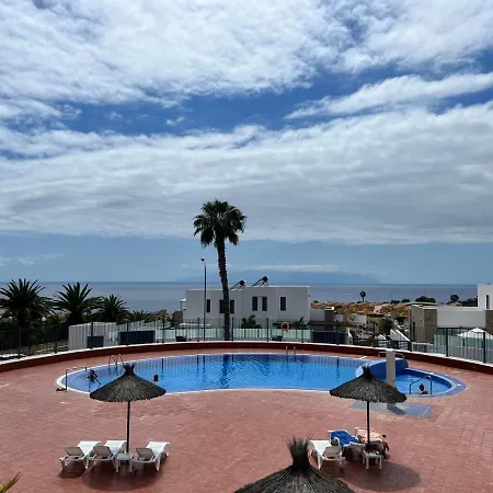 Ocean View Apartment With Sunset Terrace